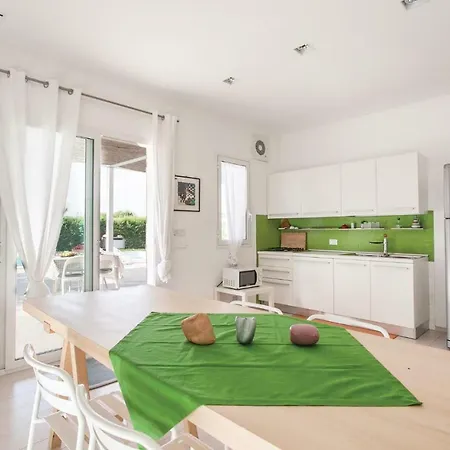 Casa vacanze Beautiful In Rg With Kitchen *